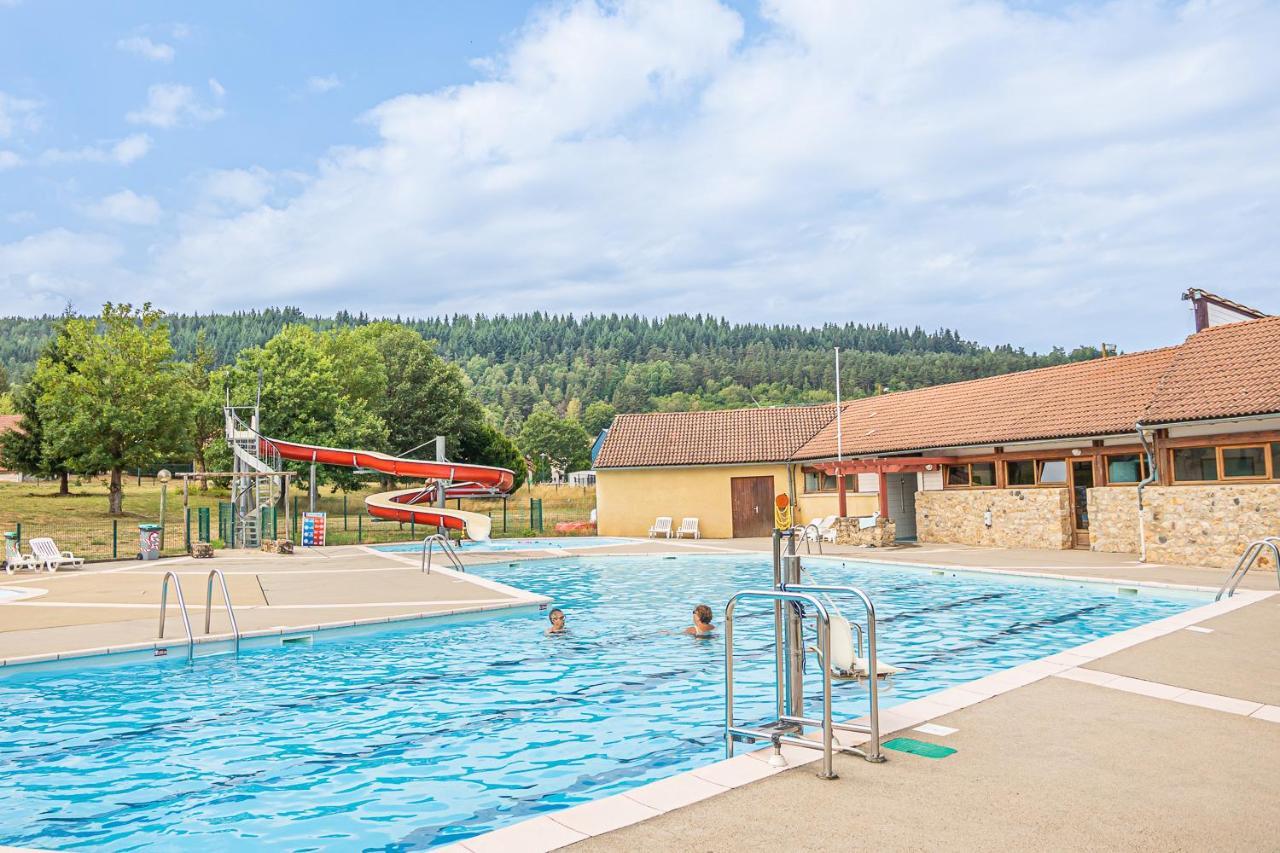 Village De Gites De La Foret De Ganigal Le Malzieu-Ville Esterno foto