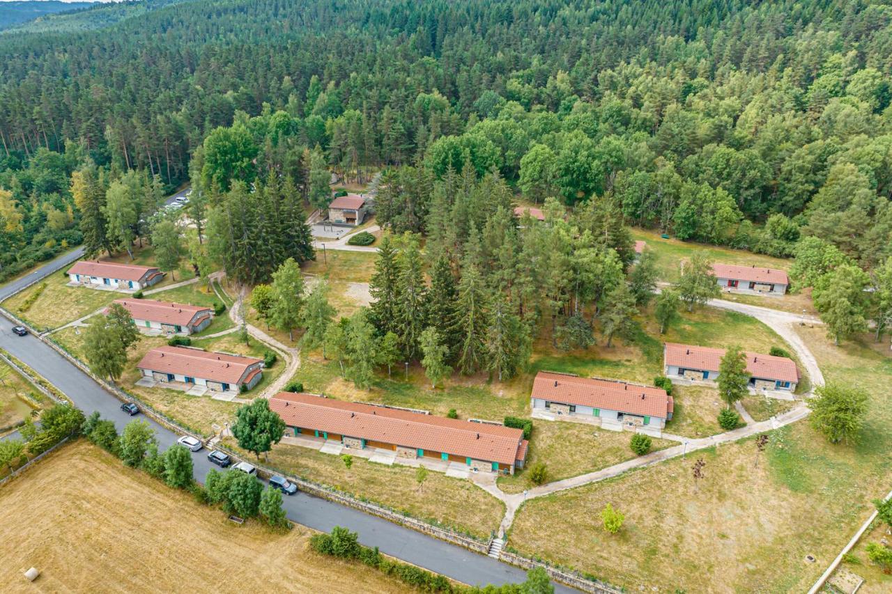 Village De Gites De La Foret De Ganigal Le Malzieu-Ville Esterno foto