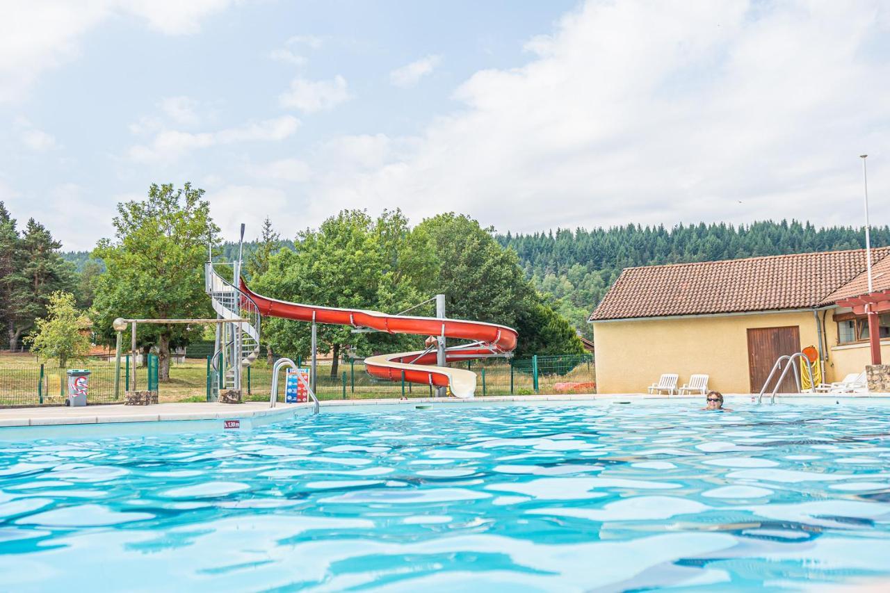 Village De Gites De La Foret De Ganigal Le Malzieu-Ville Esterno foto